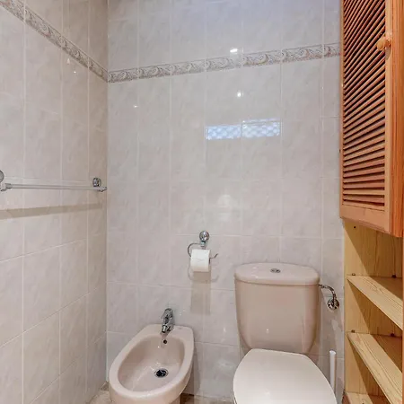 Lovely In With Kitchen דירה
