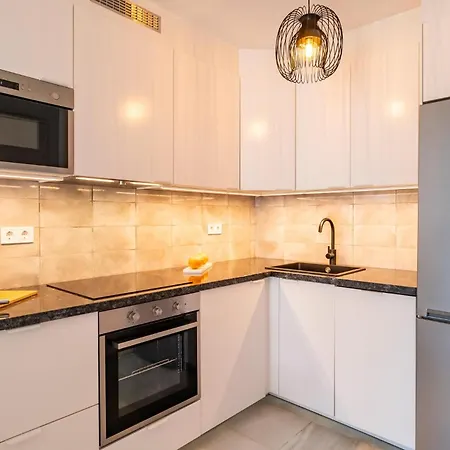 Lovely In With Kitchen דירה