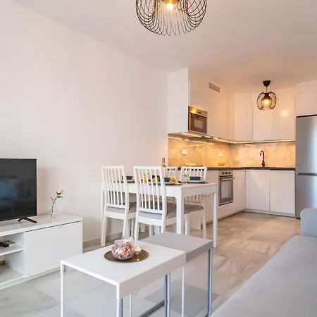Lovely In With Kitchen בנאלמדנה