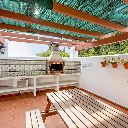 Lovely In With Kitchen Apartment *